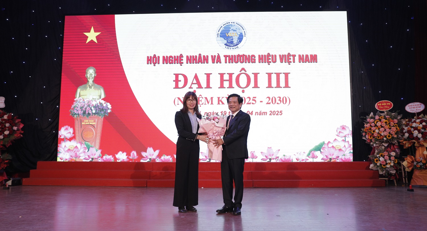 Tiến sĩ Lê Ngọc Dũng tái đắc cử Chủ tịch Hội Nghệ nhân và Thương hiệu Việt Nam khóa III (nhiệm kỳ 2025 – 2030)