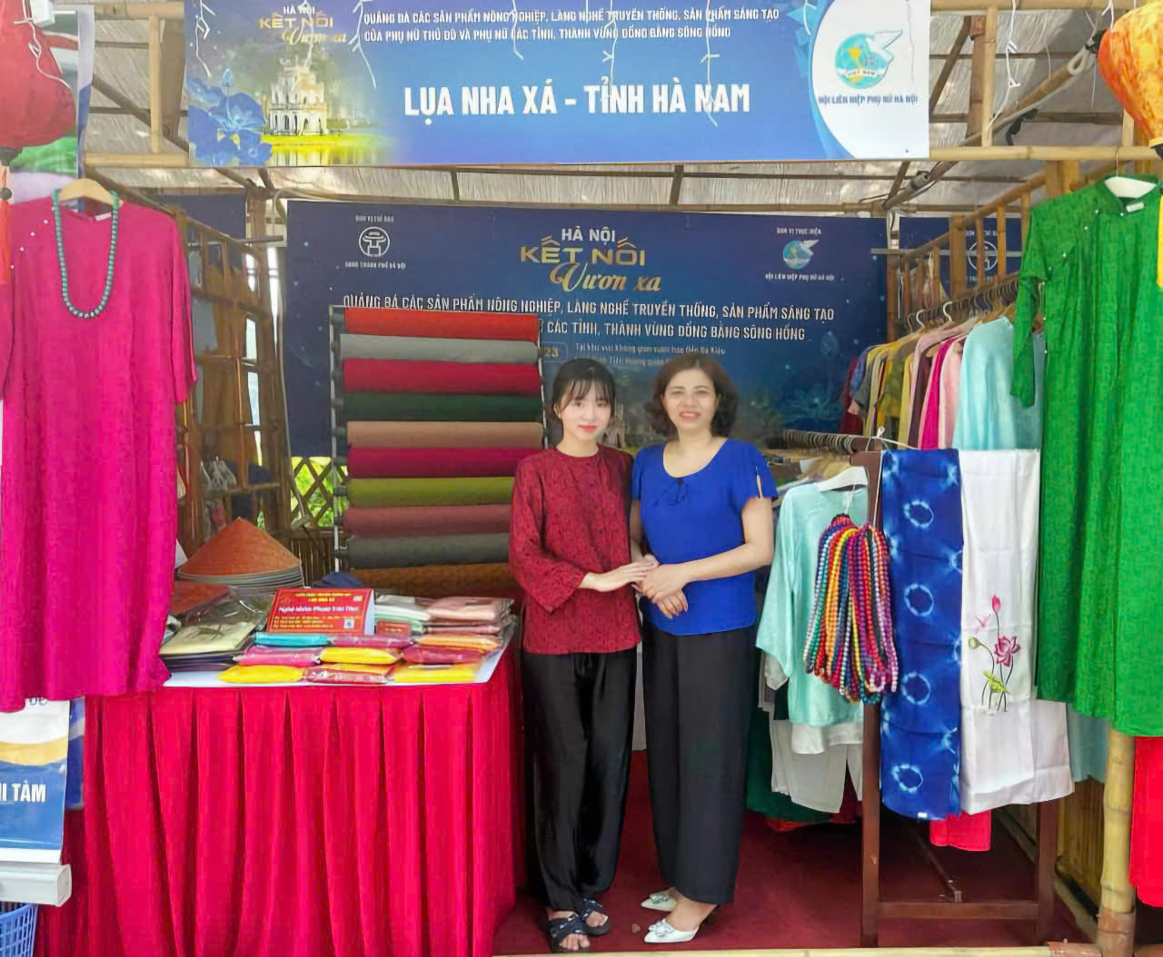 Sản phẩm lụa Nha Xá thu hút giới trẻ trở về phát triển nghề truyền thống