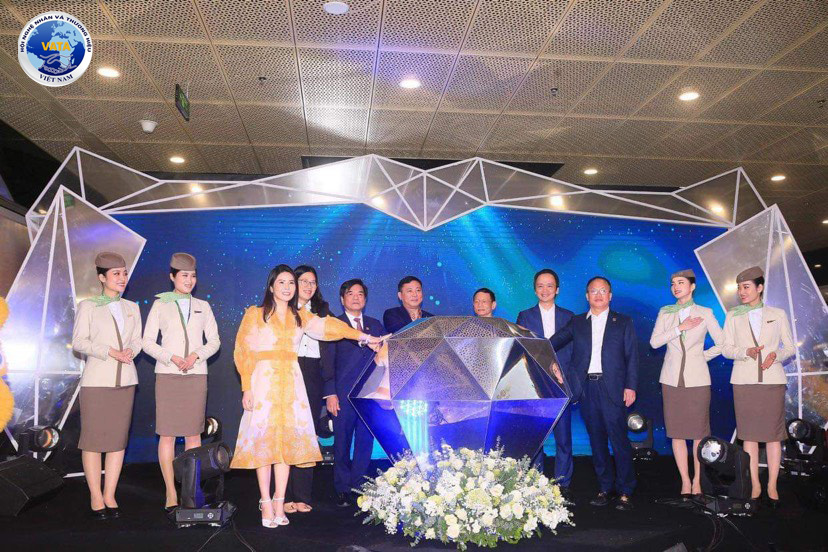 CHÍNH THỨC RA MẮT THƯƠNG HIỆU VÀNG - TRANG SỨC CAO CẤP FJC, DẤU ẤN MỚI TRONG HỆ SINH THÁI FLC